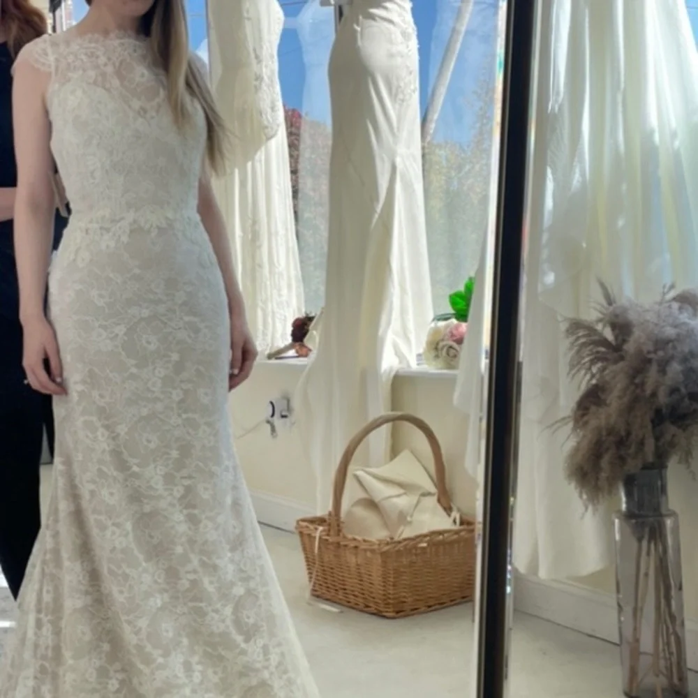 Alvina Valenta - 9552 - Size 12 - Ivory - Wedding Dress - Picture 3 of 7